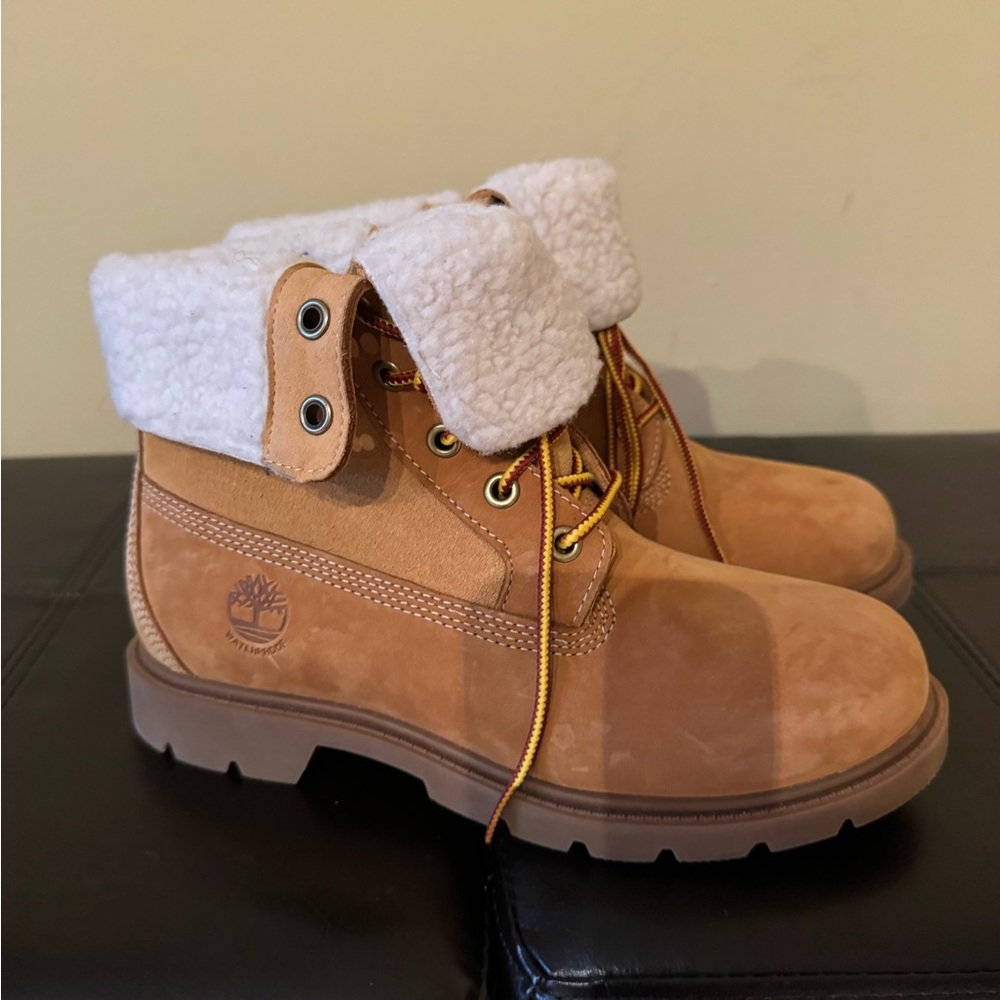 Wheat Sherpa Collar Lace-Up Tims